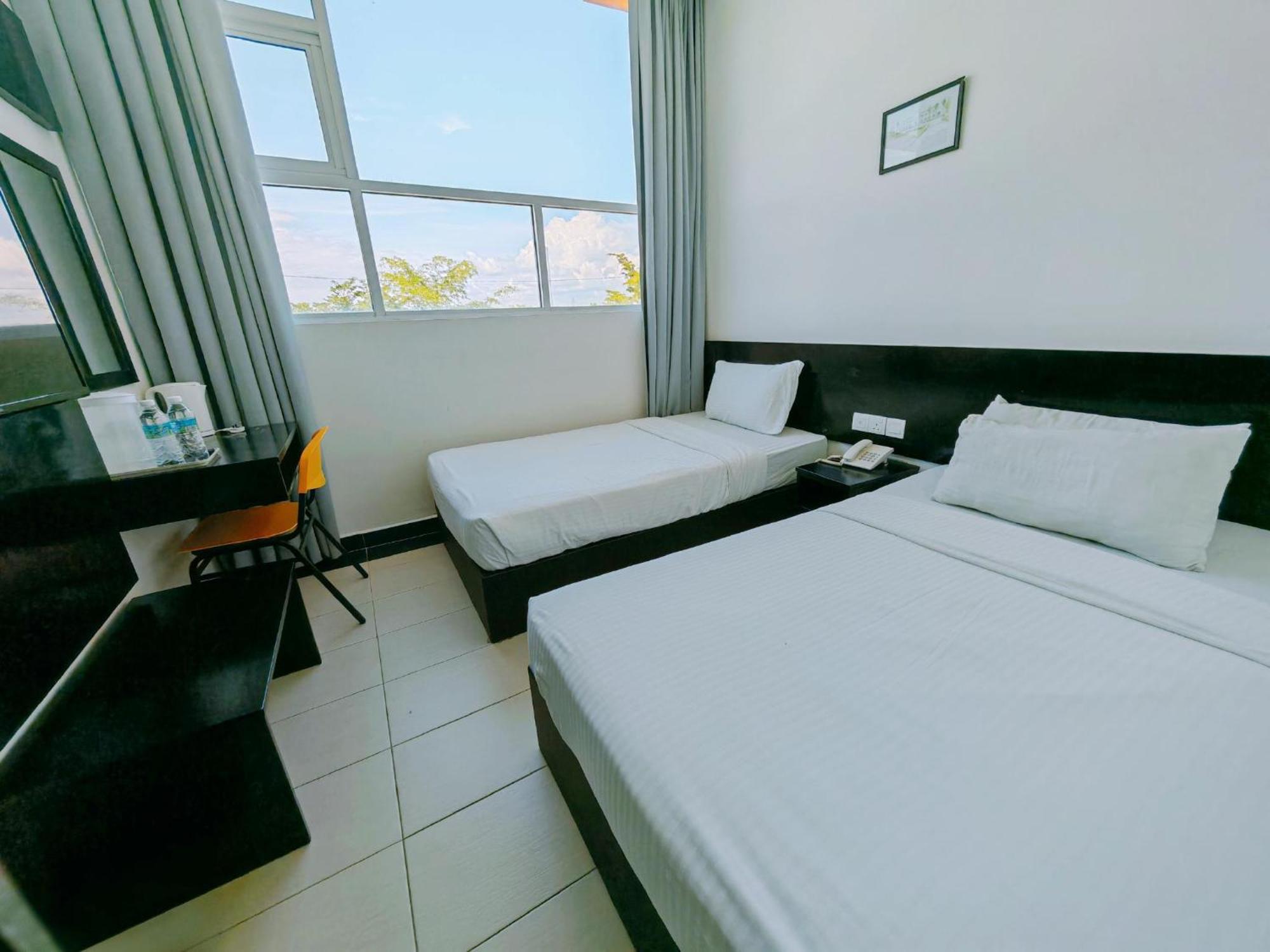 Citrine Hotel Seri Iskandar Extérieur photo